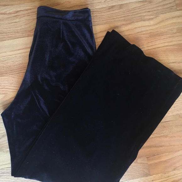 H&M Black Velvet Wide Leg Pants - Picture 2 of 4